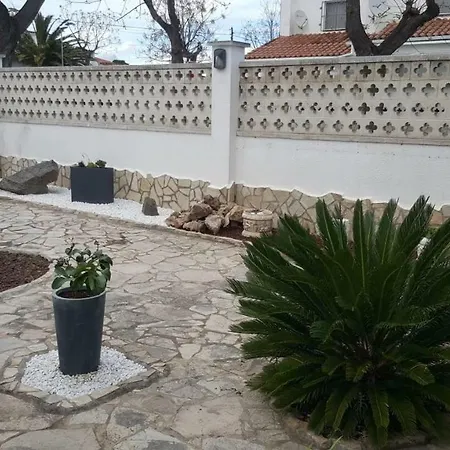Inmobahia - Montgri 205 Holiday home *